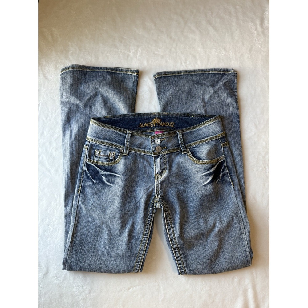 Almost Famous‎ Juniors Distressed Flare Jeans Size 5